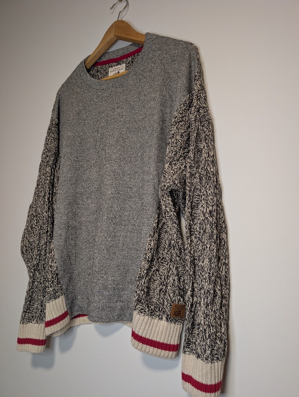 Men's Large Roots Classic Cable Knit Cozy Crew Neck
